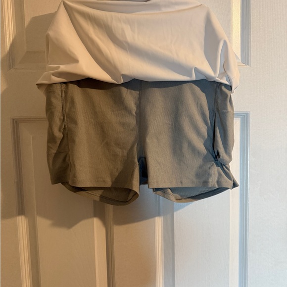 Vuori Women's White Tennis Skirt - Picture 3 of 5